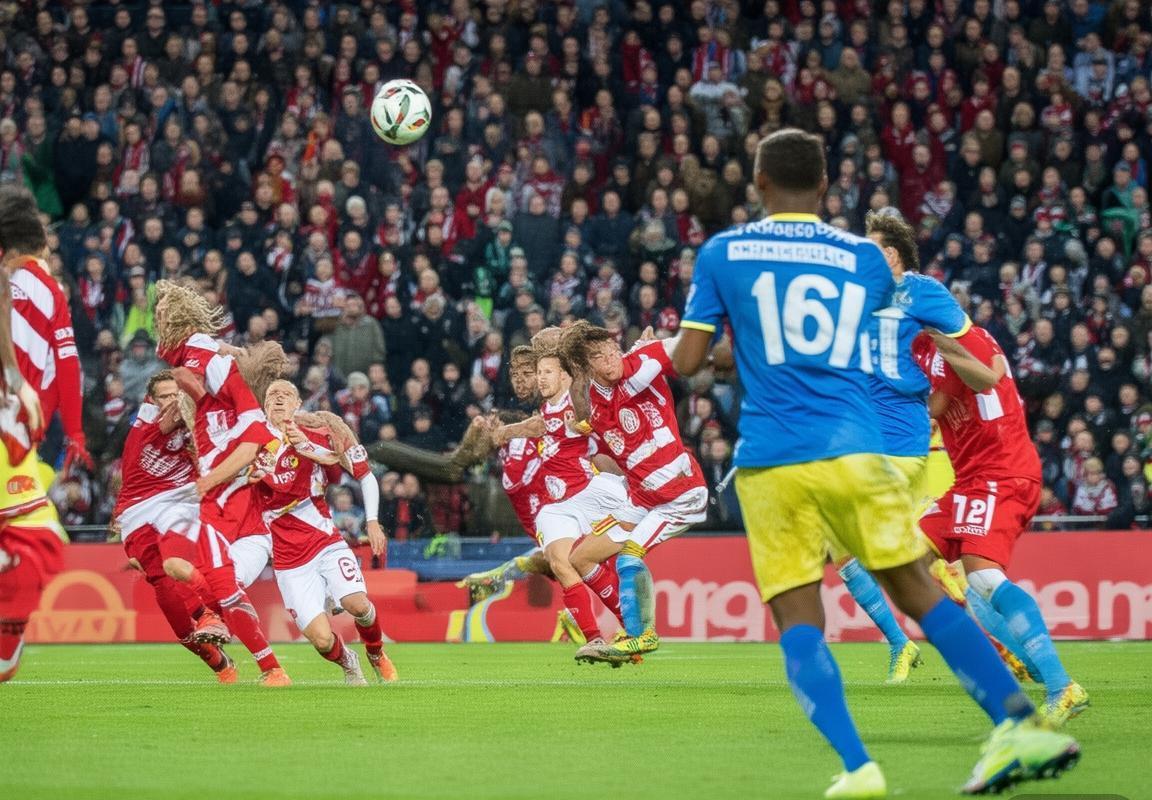 柏林联合vs门兴：德甲巅峰对决激情解析(图3)